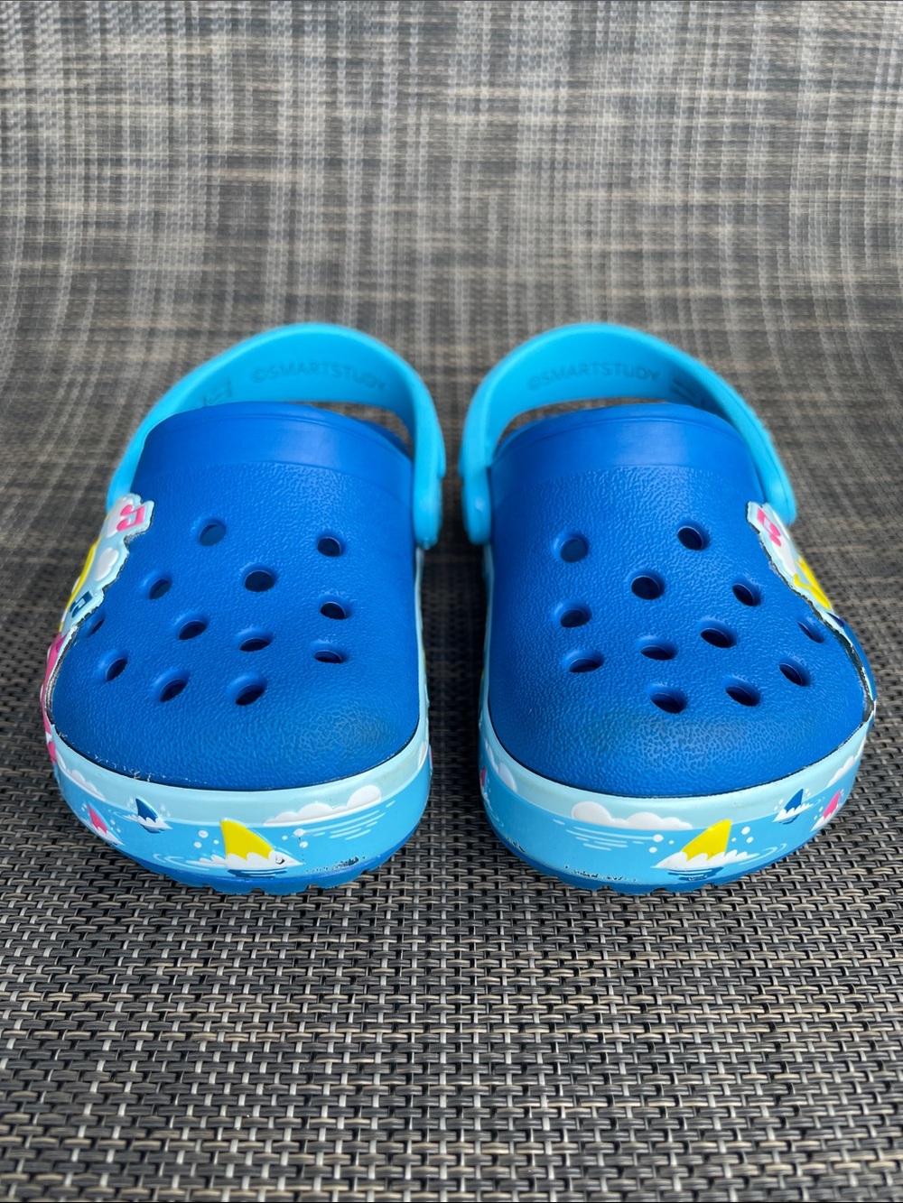 CROCS Baby Shark Pinkfong Band Clogs Slip On Shoes Unisex Infant Toddler Size 4 - Picture 3 of 9